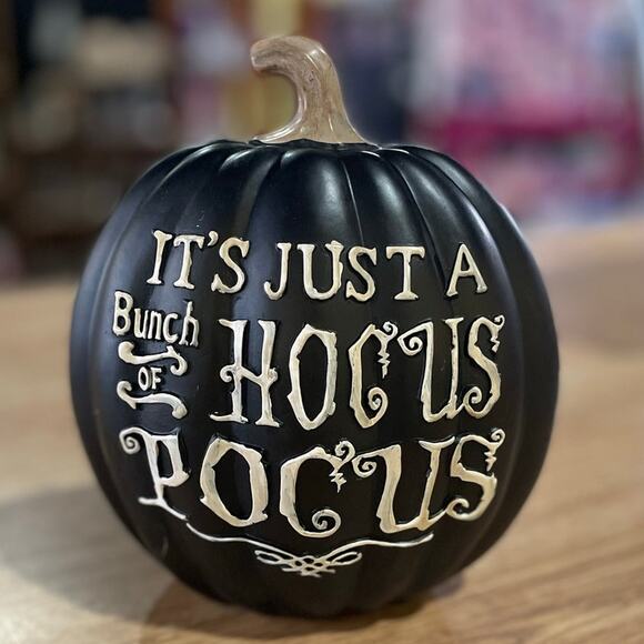 Happy Halloween It’s Just A Bunch Of Hocus Pocus Table Decor NEW - Picture 1 of 5